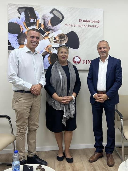 Executive Director of AMIK, Mr. Shpresim Vranovci has held a meeting with Mrs. Zar Wardak, Chairman of the Board of Directors and Mr. Ardian Kastrati, General Director at FINCA Kosovo.